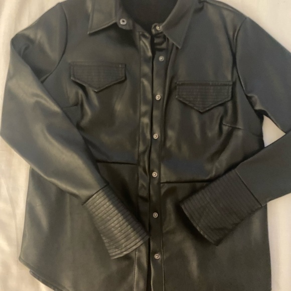 4th & Reckless by Vici black vegan leather shacket with snaps - Picture 3 of 4